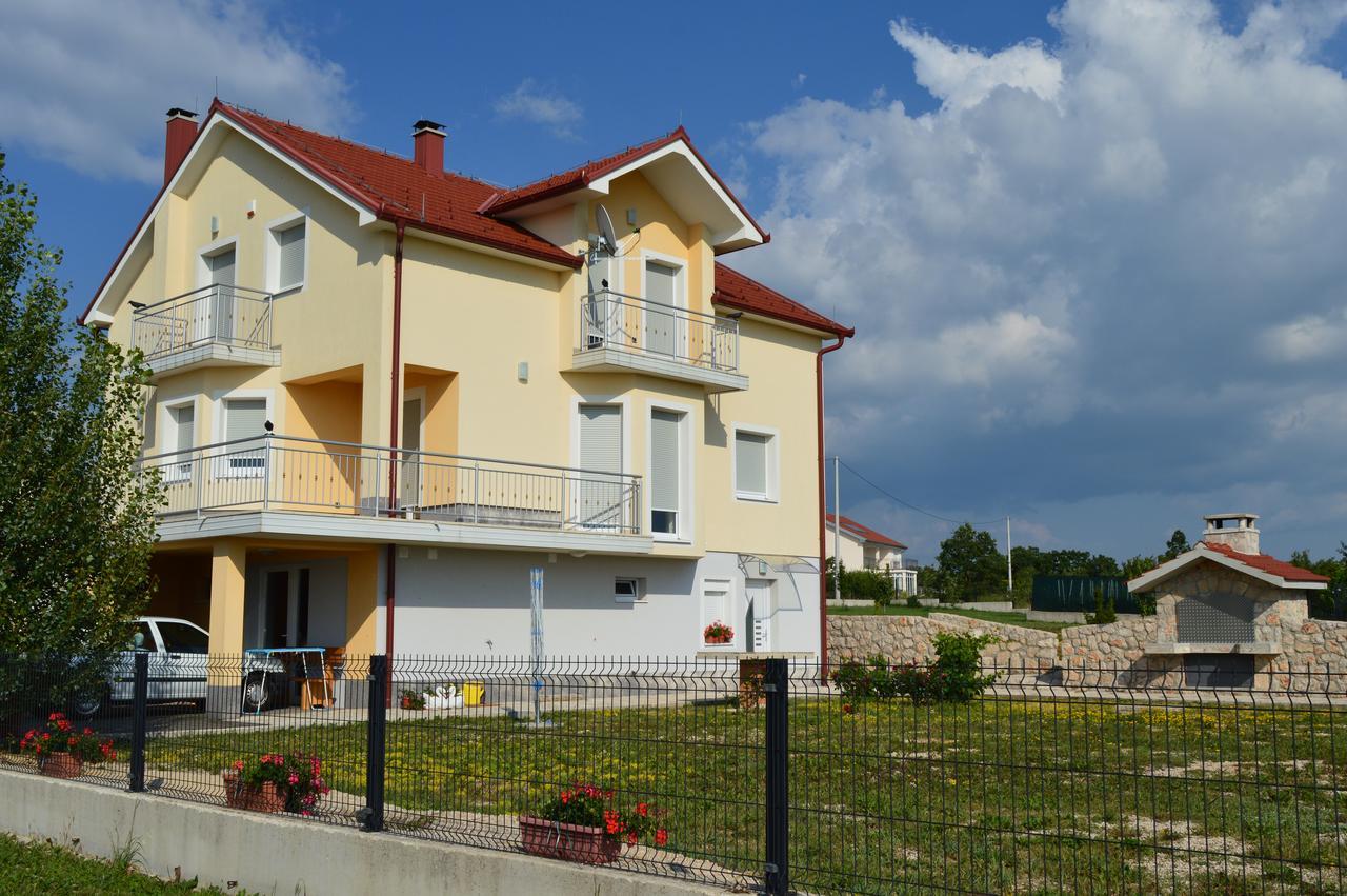 Blue Lake Luxury Rooms Grabovica Exterior foto